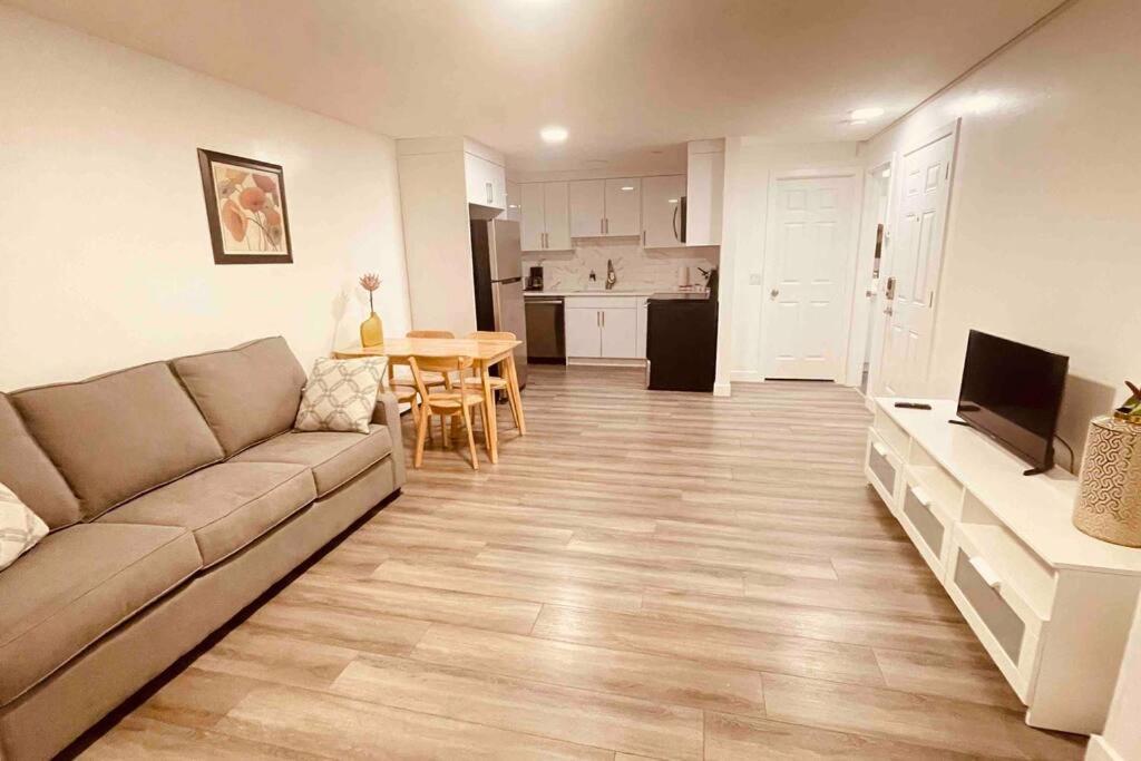 דירות קאנמור Unit #201 Cozy Mountain View 1Br In Dt מראה חיצוני תמונה